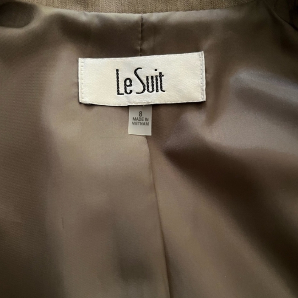 Le Suit Pantsuit Tan/Gold Pinstripe Size 8 - Picture 5 of 6